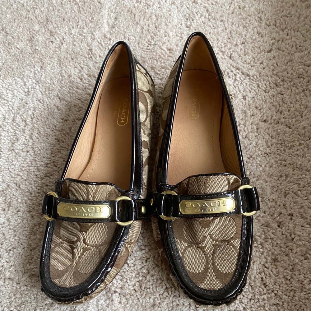 Women’s coach flats size 7